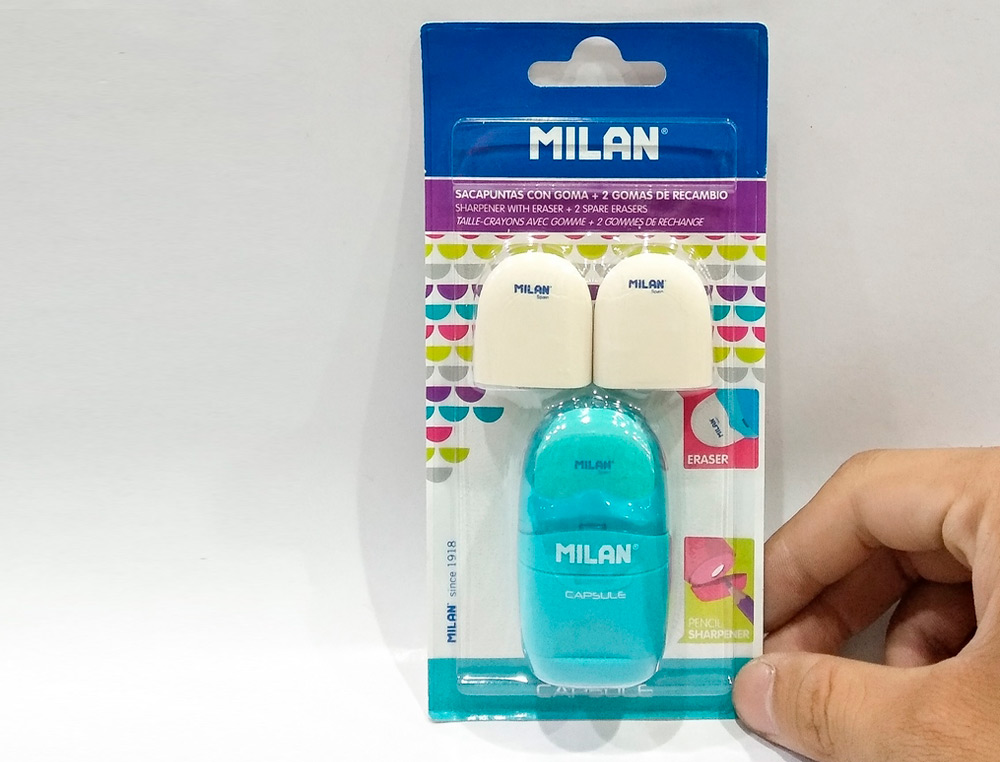 SACAPUNTAS MILAN CAPSULE PLASTICO 1 USO CON GOMA + 2 RECAMBIOS DE GOMA EN BLISTER