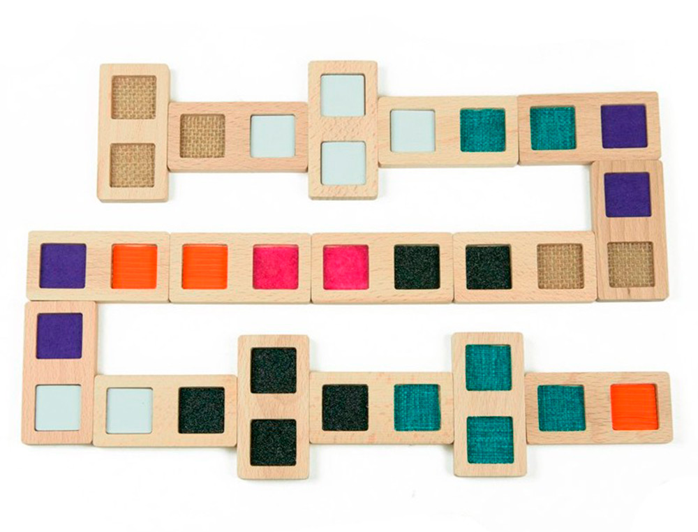 JUEGO DIDACTICO ANDREUTOYS DOMINO SENSORIAL TEXTURAS MADERA 28 PIEZAS