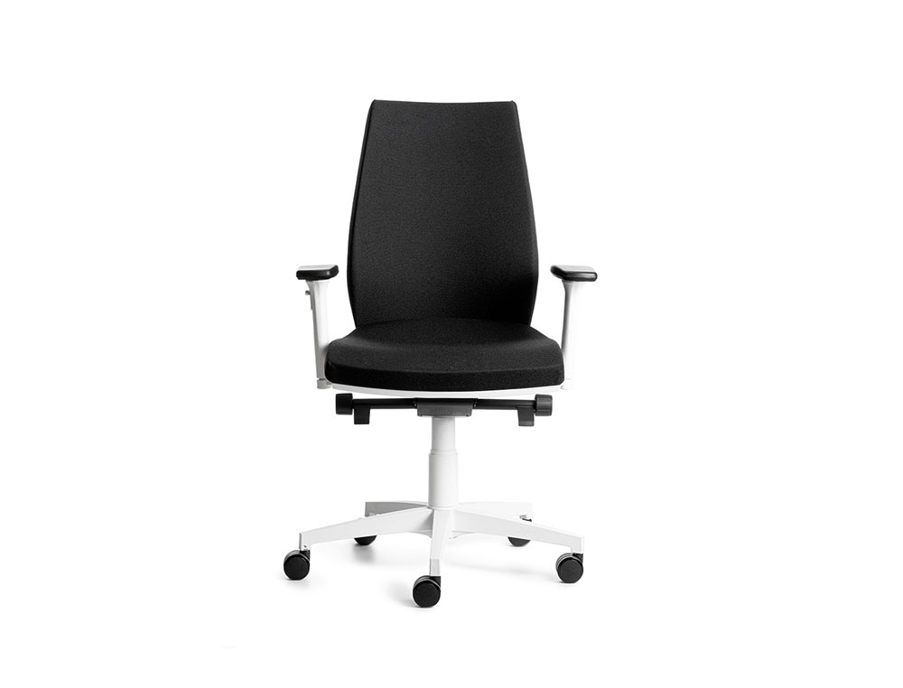SILLA ROCADA DIRECCION CON BRAZOS REGULABLES BASE POLIMERO MECANISMO SINCRO CARCASA BLANCA TELA NEGRO