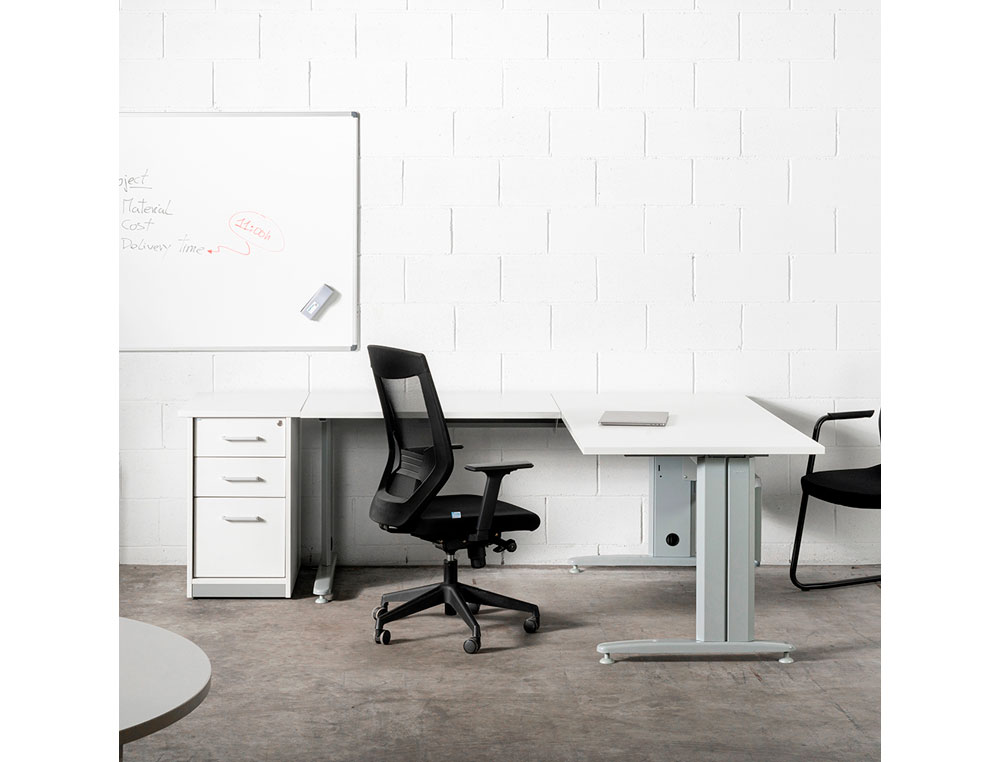 PIZARRA BLANCA ROCADA LACADA MAGNETICA MARCO ALUMINIO CON CANTONERAS 120X200 CM