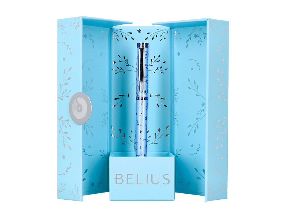 BOLIGRAFO BELIUS BELLA ALUMINIO COLOR AZUL CELESTE DISEÑO PLATEADO RELIEVE TINTA AZUL CAJA DE DISEÑO