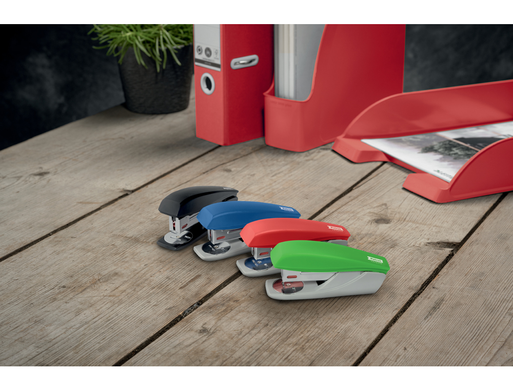 GRAPADORA PETRUS 210 REYCLE NEGRO CAPACIDAD 25 HOJAS USA GRAPAS 22/6