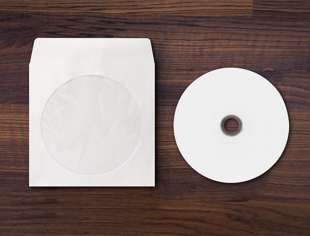 SOBRE PARA CD Q-CONNECT CON VENTANA TRANSPARENTE Y SOLAPA PACK DE 50 UNIDADES