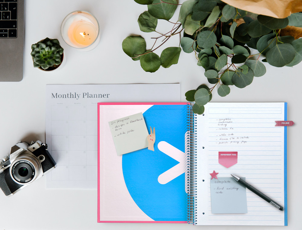 CUADERNO ESPIRAL A4 MICRO ANTARTIK TAPA FORRADA 120H 90 GR HORIZONTAL 5 BANDAS 4 TALADROS COLOR ROSA